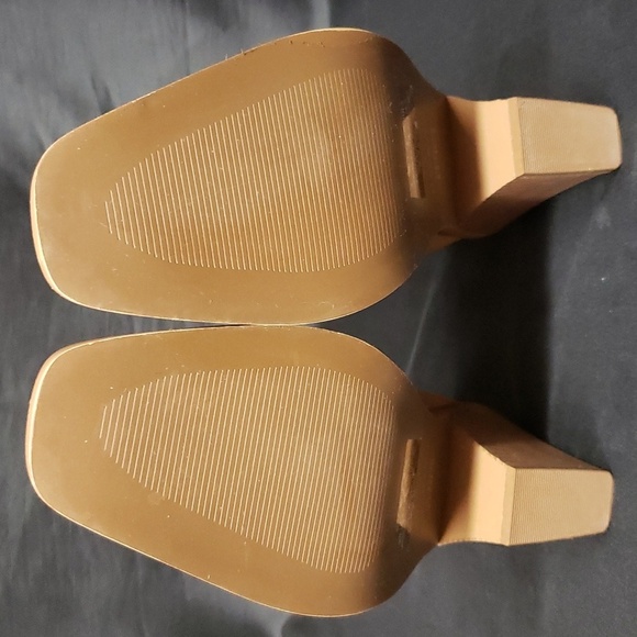 H by Halston "Charlotte" Pull-on Block Heel Vegan Leather Boot, 6.5 - Picture 6 of 8